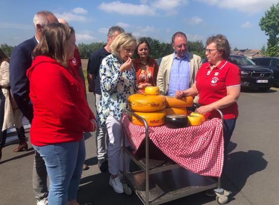 Minister Crevits opende de Week van de Korte Keten in Jabbeke