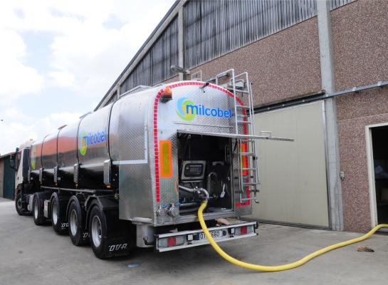 De melkprijs van Milcobel daalt onder de grens van 60 euro per 100 liter