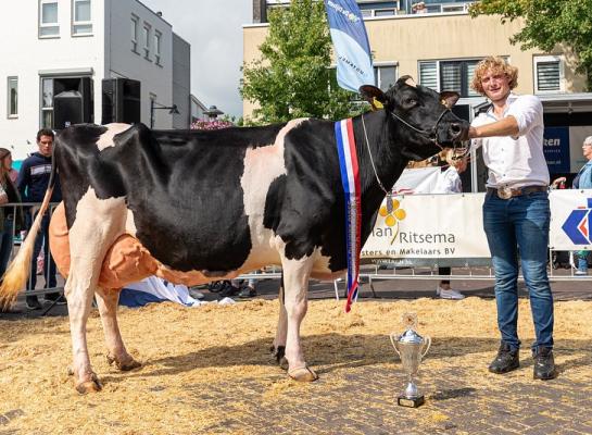 Het algemeen kampioenschap in Zeewolde was een prooi voor Helga 8 (v. Guard)