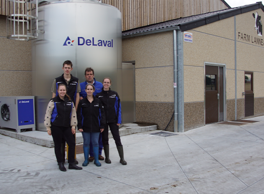 Familie Lanneau voor hun melkveebedrijf met DeLaval Koeltank. 