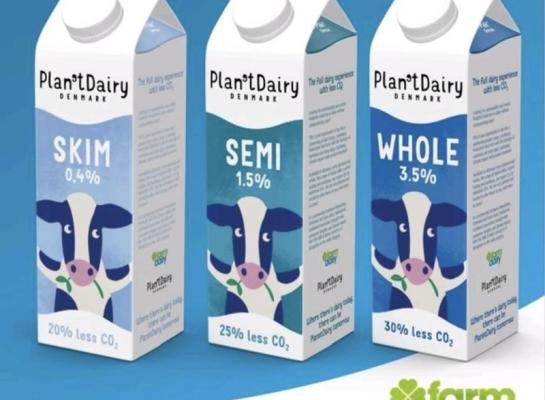 Volgens de fabrikanten hebben de hybride melkdranken een twintig tot dertig procent lagere koolstofvoerafdruk dan echte koemelk (beeld: Farm Dairy)