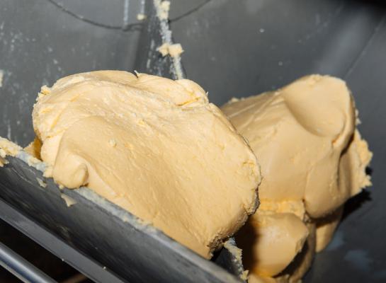 Zowel de boternotering als de noteringen voor volle melkpoeder en magere melkpoeder voor menselijke consumptie stijgen met 4 euro