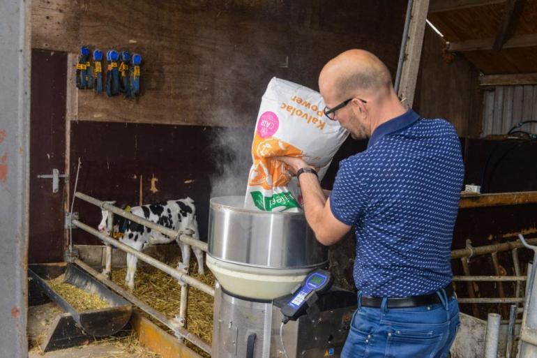 Kalvermelkpoeders van Nutrifeed blijven beschikbaar voor klanten van Agrifirm