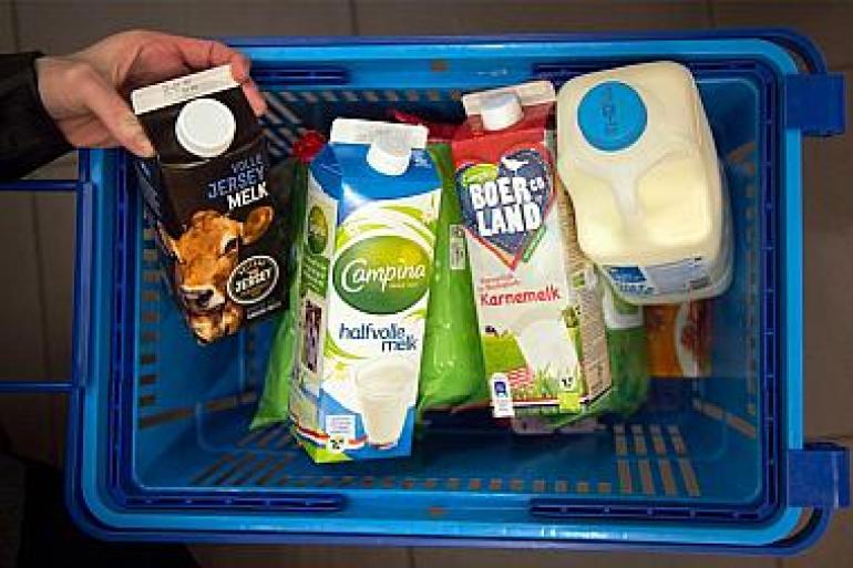 Een gemiddelde Nederlandse consument besteedt ongeveer 11 procent van zijn uitgaven aan levensmiddelen, waarvan 14 procent aan zuivel