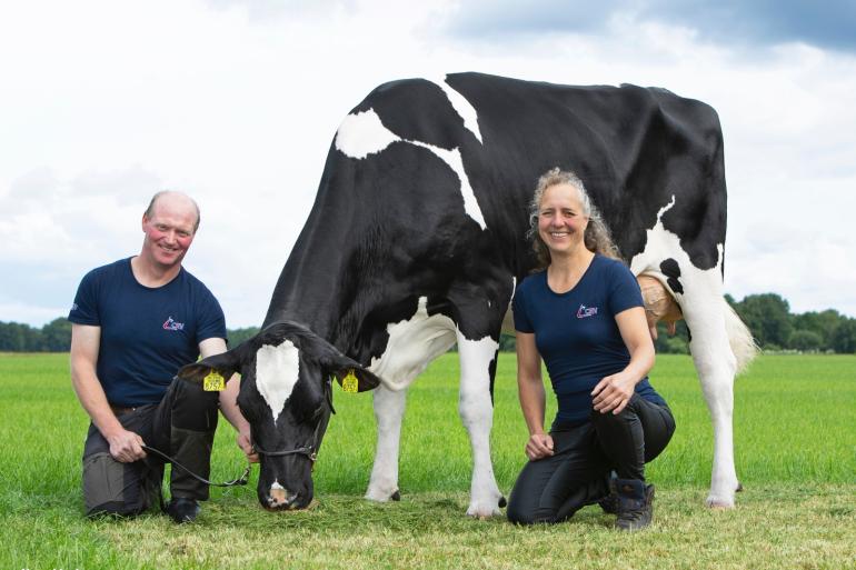 Willem Booij en Wendie Ottens, de fokkers van Double W Ranger, melken al enkele Delta-donoren