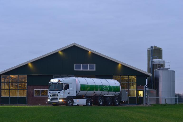 De garantieprijs van FrieslandCampina stijgt met een kwartje, terwijl de biomelkprijs 1,50 euro inlevert