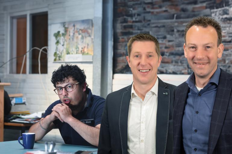 De bestuurswisselingen bij CRV gaan in december in. Roy Meijer (links) wordt dan officieel hoofdbestuurder. Wietse Duursma (midden) neemt dan afscheid en Jochem van der Starre (rechts) volgt hem op