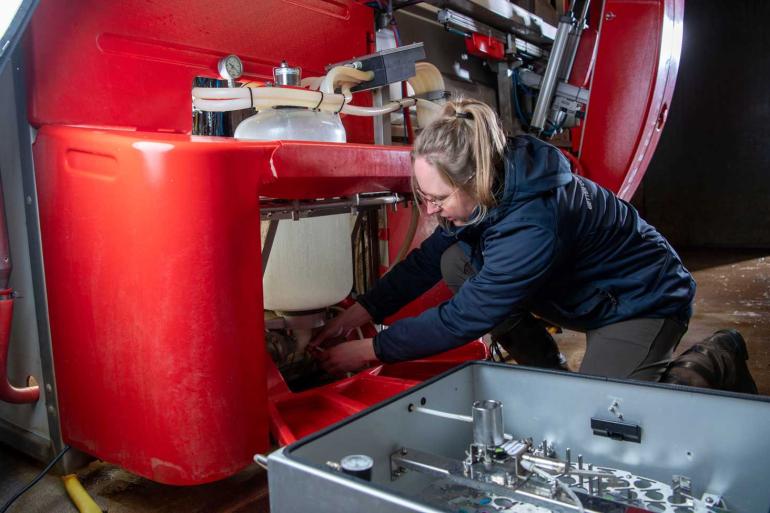 De levensproductie bij afvoer daalde licht naar 37.977 kg melk met 4,42% vet en 3,59% eiwit
