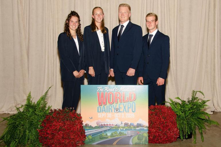Vier studenten van Aeres Hogeschool deden mee aan de internationale veebeoordelingswedstrijd van de World Dairy Expo: Floor van ’t Klooster, Esmee Meijer, Maarten Appelman en Joeri Groot