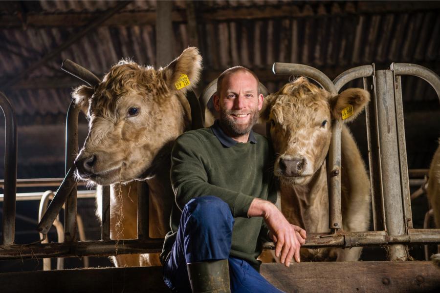 Jans (45) en Joke (41) Brinkman houden 140 stuks melkvee en negen murray-greyrunderen in het Groningse Westerwijtwerd