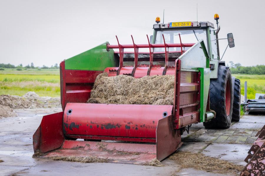 Er wordt een volledig grasrantsoen gevoerd waardoor de mechanisatie beperkt kan blijven