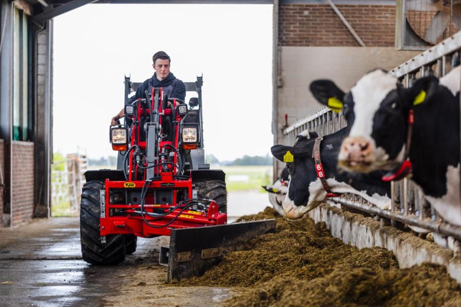Daan neemt het voeren voor rekening en schuift het liefst elk uur het voer even aan