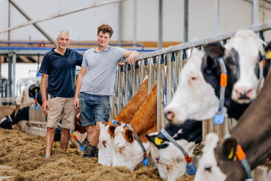 Peter en Arjan Roos boeren in Ouderkerk aan de Amstel