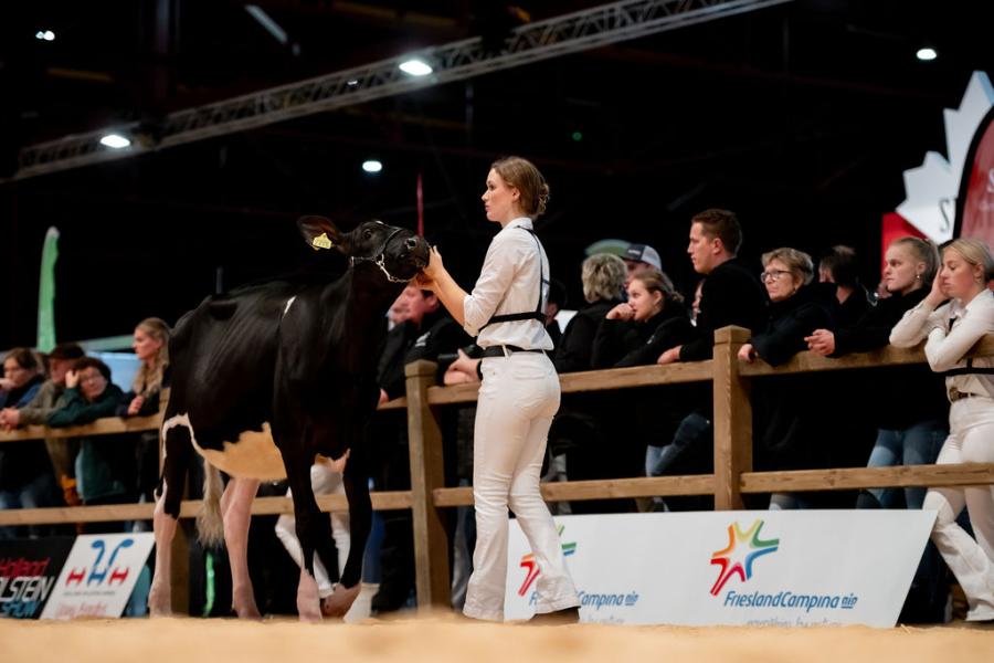 Tessa Bons won het showmanship bij de junioren
