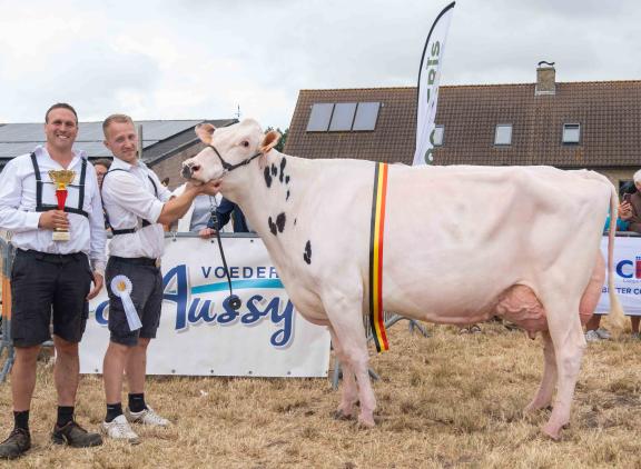 Panzul van het Zomerbloemhof (vv. Riveting) wint het algemeen kampioenschap in Wulpen (foto Regine Foket) 
