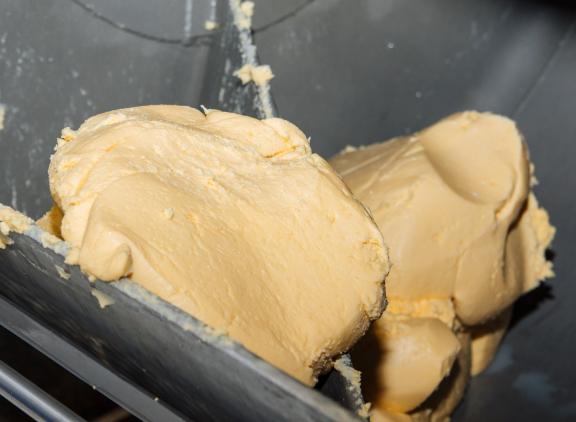 Zowel de boternotering als de noteringen voor volle melkpoeder en magere melkpoeder voor menselijke consumptie stijgen met 4 euro