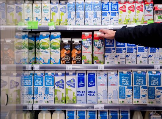 De zuivelnoteringen laten een kleinere daling zien dan in de afgelopen weken