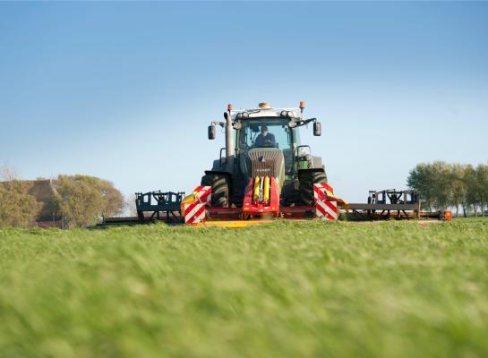 Op verschillende plaatsen wordt de tweede snede gemaaid