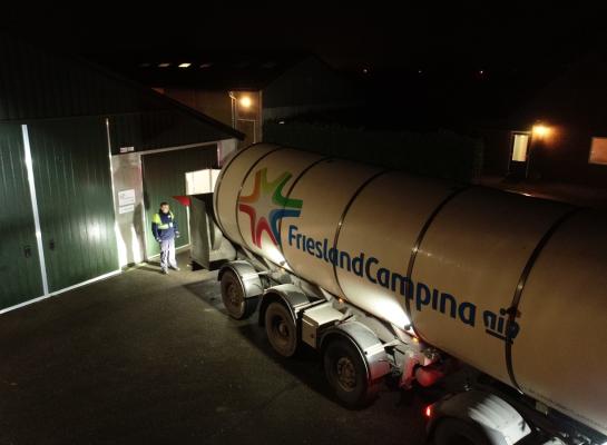 Met een daling van 4,00 euro voor gangbaar en 0,71 euro voor bio loopt het verschil in garantieprijs op naar 28,50 euro per 100 kg melk