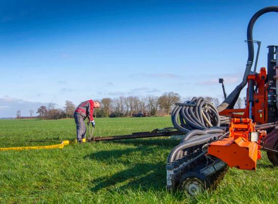 Voor zoveel mogelijk eiwit in gras tipt Mark De Beer ruwvoeradviseur bij Groeikracht om zo vroeg mogelijk en gefractioneerd te bemesten