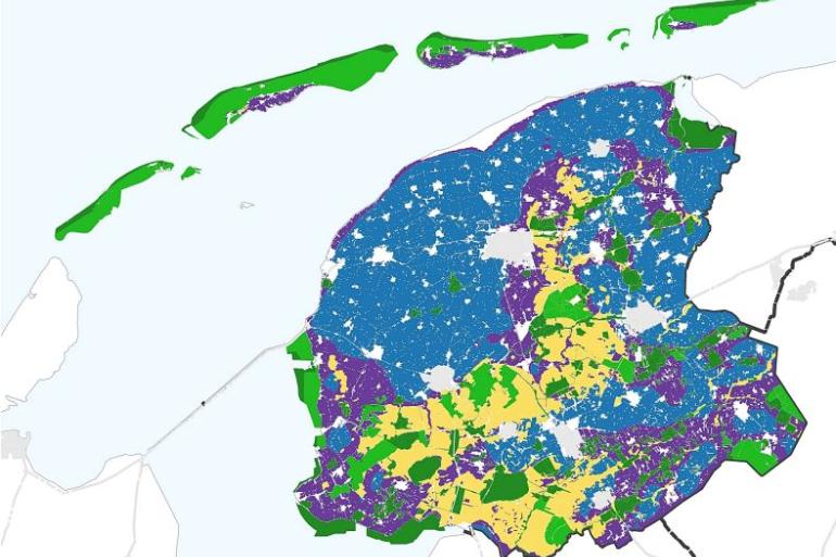 Op de provinciale kaarten komen de stikstofdoelstellingen per gebied duidelijker naar voren, zoals op deze kaart van provincie Friesland (beeld via aanpakstikstof.nl)