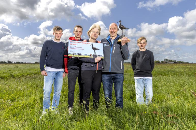 In het voorjaar zijn er wel 200 weidevogelnesten op de percelen van Bote en Astrid de Boer te vinden