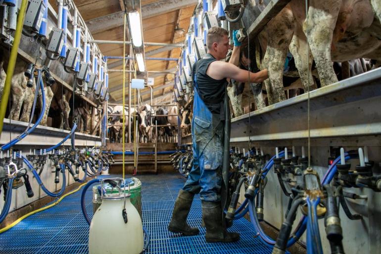 Een rechte rug en onder schouderhoogte werken voorkomt veel lichamelijke klachten