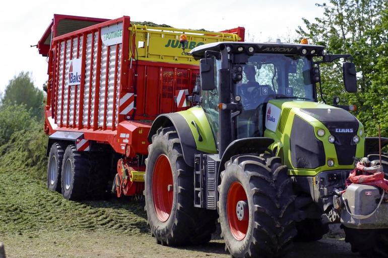 In de video geeft Ronald van Hal – innovatiemanager ruwvoerteelt bij ForFarmers – inkuiltips voor in dit natte voorjaar