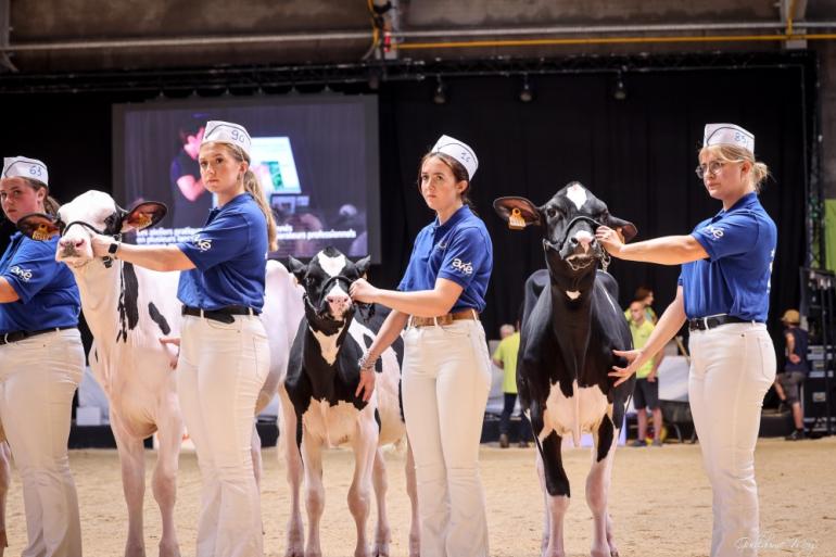 Kim Duizer (rechts) won ook haar rubriek voorbrengen (foto: Guillaume Moy)