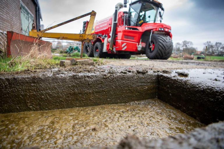 Door een hogere stikstofcorrectiefactor kunnen veehouders binnen de norm van 170 kilo stikstof uit dierlijke mest per hectare meer kuubs mest uitrijden