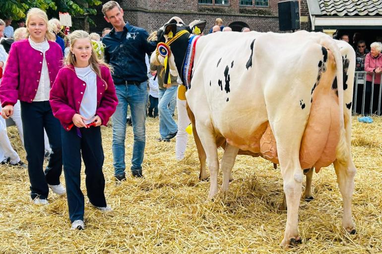 Olga 16 (v. Ranger) wint de dagzege in Workum (foto: Auke Landman)