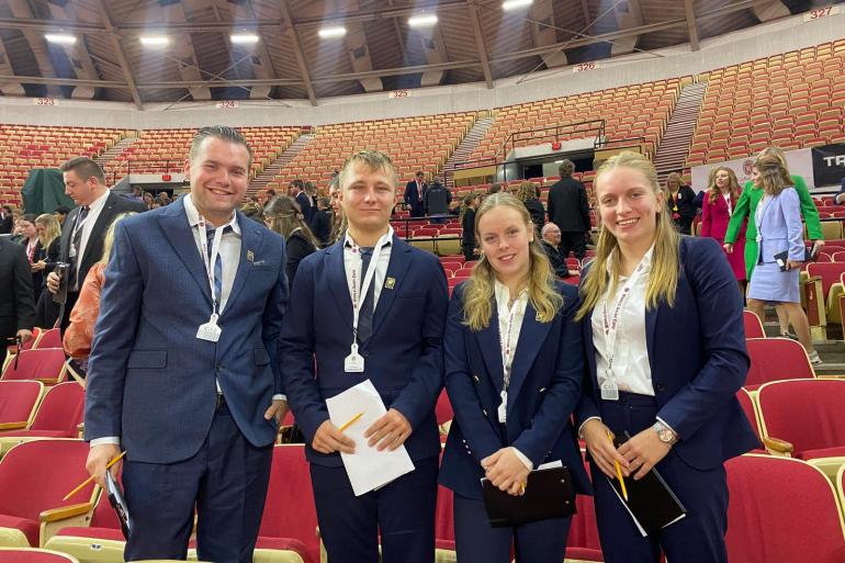 Het succesvolle team in Madison: Hessel Versluis, Julian van der Kolk, Elise van Ginkel en Nienke Smid