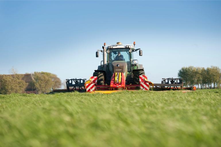 Op verschillende plaatsen wordt de tweede snede gemaaid
