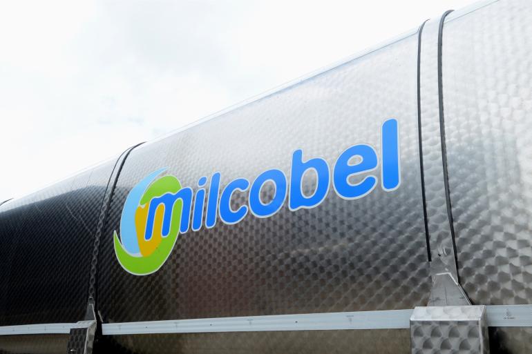 De Milcobel-melkprijs daalt met 2 euro per 100 liter