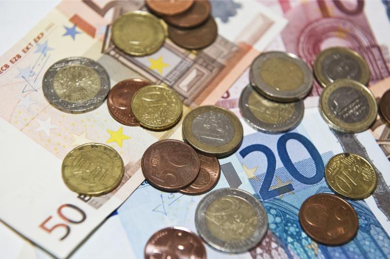 Veel uitgaven vallen in het voorjaar samen, waardoor ABN Amro in april en mei een piek in de liquiditeitsdruk verwacht