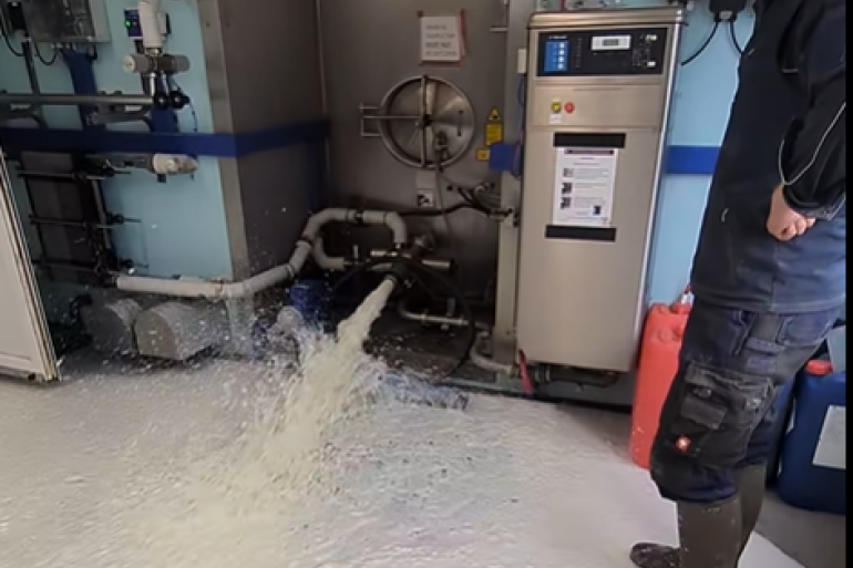 Beelden van melkdumpen riepen op Social Media veel reacties op