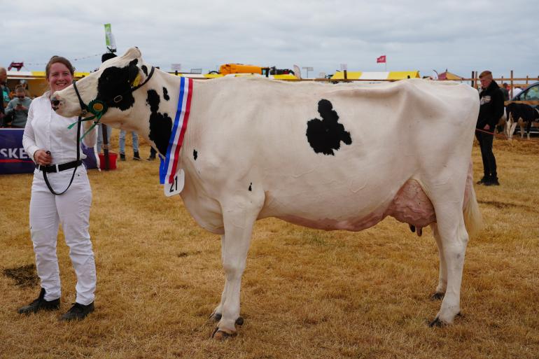 Emma 128 (v. Reflector) wint het algemeen kampioenschap tijdens de Landbouwdag op Texel (foto  Greet Witte)
