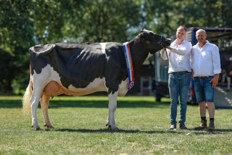 Jan en Lars Dekker wonnen het algemeen kampioenschap met De Weiteman Dina 288 (foto: Carmen Nijenkamp)
