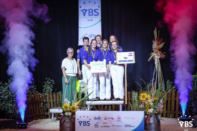 Het Nederlandse team bezette de bovenste trede op het podium (foto: Guillaume Moy)
