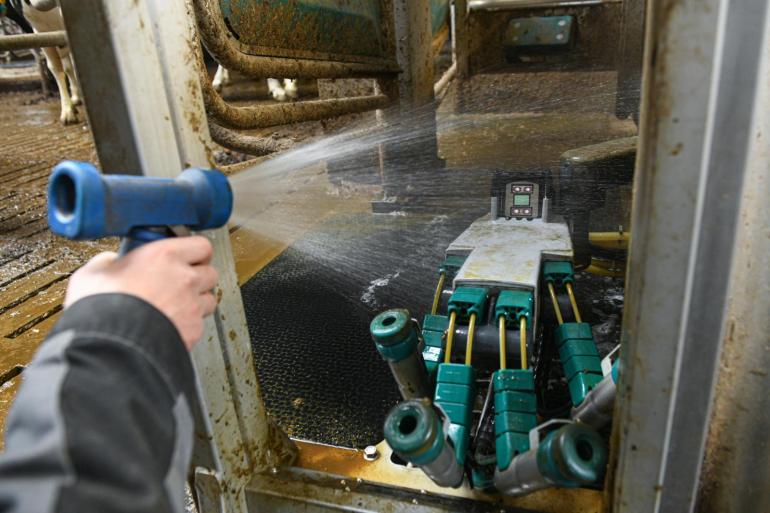 Bij GEA kunnen veehouders een melkrobot inzetten waarbij ze betalen per kilo geproduceerde melk. Het tarief beweegt mee met de melkprijs