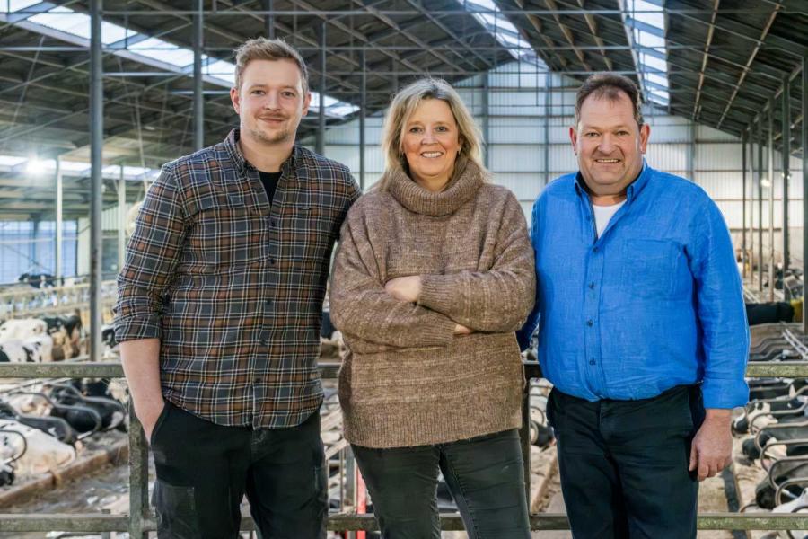 Stijn Peeters (29), Heidi Huygelberghs (53) en Luc Peeters (57)