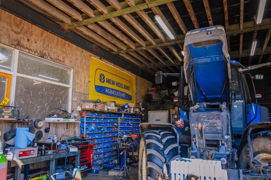 Voor onderhoud en reparaties is een eigen monteur in dienst en een professionele werkplaats ingericht
