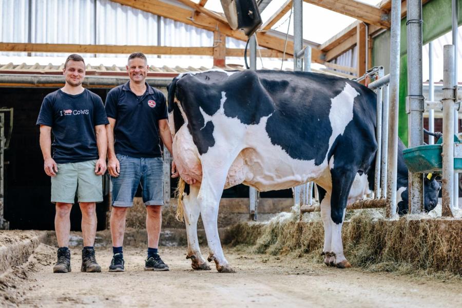 Vader Andreas Lohmöller runt het bedrijf met zijn vrouw Sabine. Zoon Devon is de bedrijfsopvolger en werkt daarnaast als professioneel cowfitter. Ook zoons Jake en Luke, dochter Alison en schoonzoon Torben zijn nauw betrokken bij het familiebedrijf