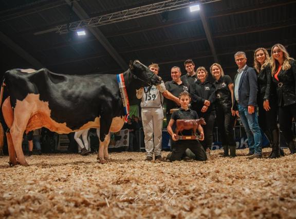 Bossink Miranda 158 pakte het algemeen kampioenschap zwartbont (foto: Floor Schut)