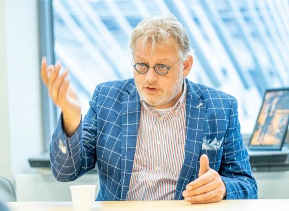 Peter Drenth: ‘De huidige impasse is voor een groot deel het gevolg van gebrek aan politiek lef om keuzes te maken. Laten we stoppen met discussiëren en aan de slag gaan’ 