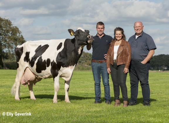 Ben, Ingrid en Jos Knoef samen met Big Betje 287 (v. Big Winner)