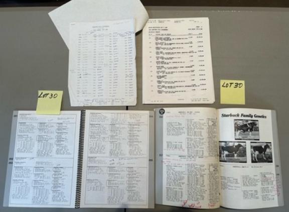 Diverse veilingcatalogi waren voorzien van aantekeningen van Backus zelf