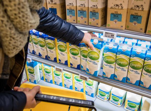 Volle melkpoeder en magere melkpoeder blijven beide stabiel met 365 euro en 241 euro