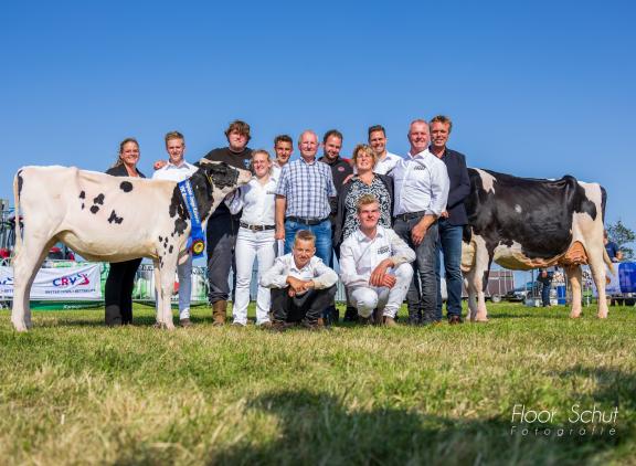 De familie Groot won zowel bij de melkkoeien als bij het jongvee de titel Miss Beemster (foto: Floor Schut)