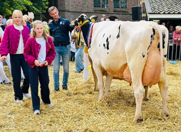 Olga 16 (v. Ranger) wint de dagzege in Workum (foto: Auke Landman)